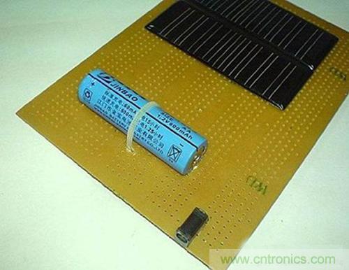 微型太陽能供電板DIY，給手電筒收音機供電