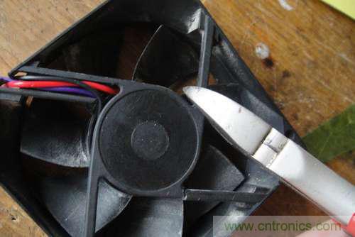 想減少電費嗎？DIY一個迷你風力發電機吧