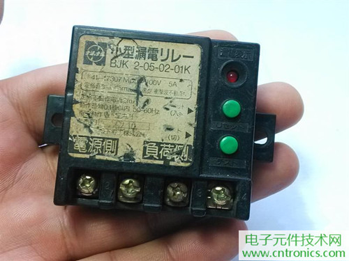 漏電保護器拆解：結構有差異，做工不錯