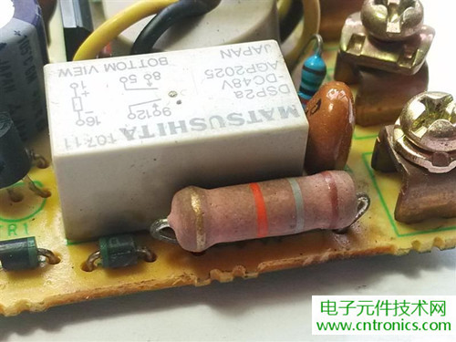 漏電保護器拆解：結構有差異，做工不錯