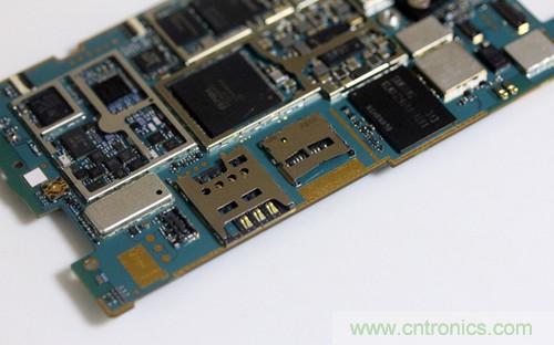 拆解4G新機索尼M35t：用料十足，易于維修