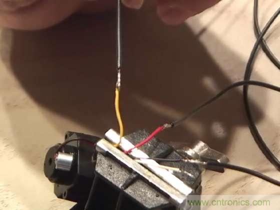 DIY：40刀，教你自制能“偷拍”的太陽鏡