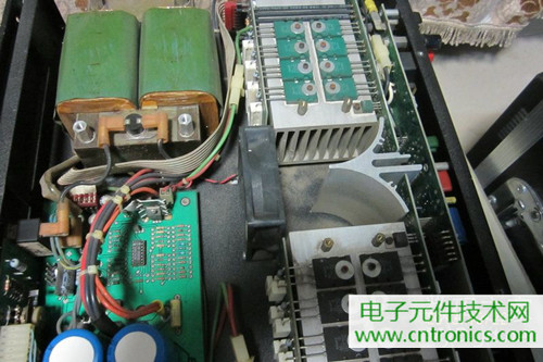 用料很給力！專業后級功放美國高峰FA1201拆解