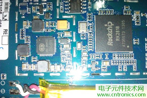不怕摔的電紙書！一款柔性屏電子書閱讀器拆解