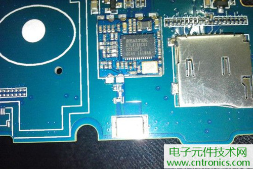不怕摔的電紙書！一款柔性屏電子書閱讀器拆解