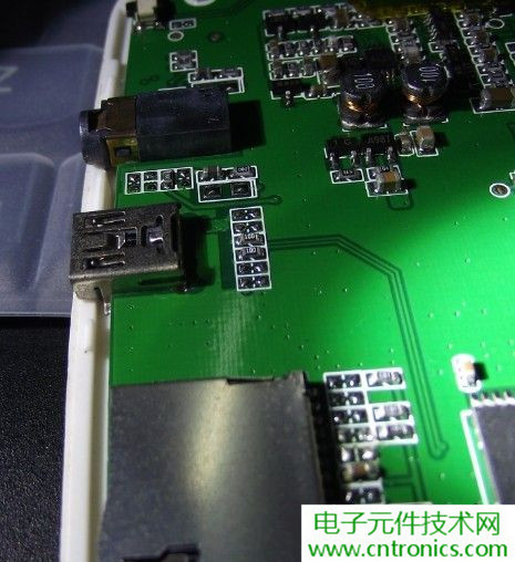 探秘電子紙！一款電紙書的電子墨水屏拆解