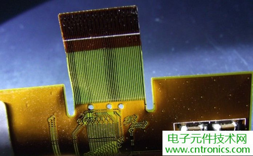 探秘電子紙！一款電紙書的電子墨水屏拆解