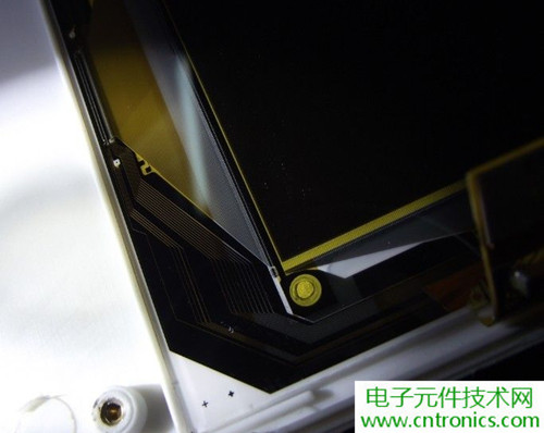 探秘電子紙！一款電紙書的電子墨水屏拆解