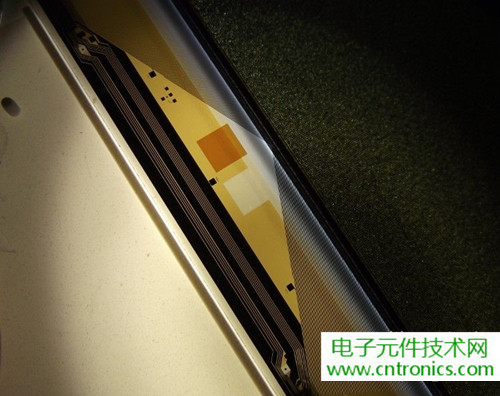 探秘電子紙！一款電紙書的電子墨水屏拆解