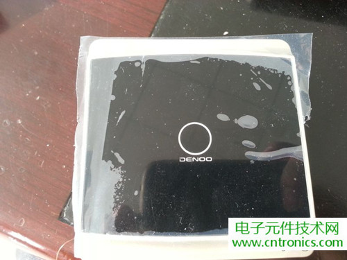 一款觸控開關拆解，做工不錯