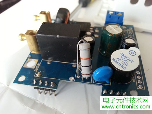 一款觸控開關拆解，做工不錯