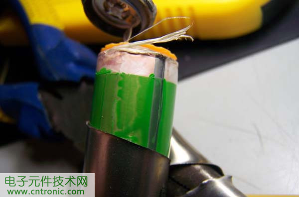 筆記本電池拆解，探秘電池內部結構