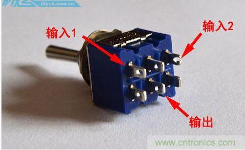 DIY：自制超炫音頻分配器，實現音箱共用