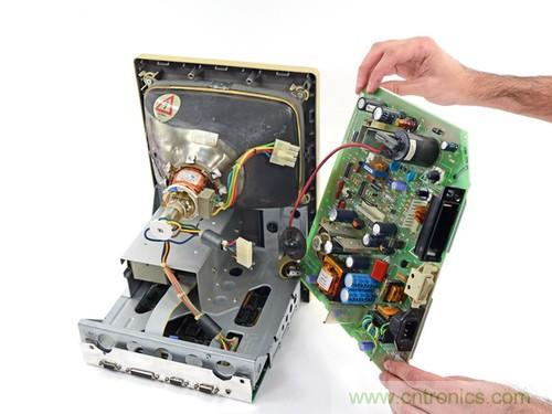 拆！古董級Macintosh 128K電腦