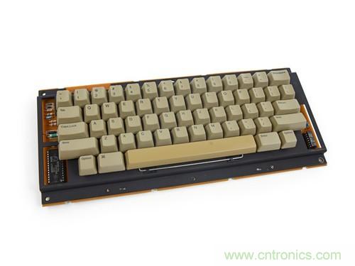 拆！古董級Macintosh 128K電腦
