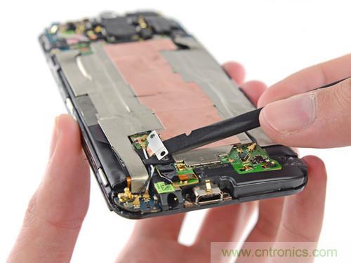 牛人強拆！新HTC One(M8)真機精密做工難修理