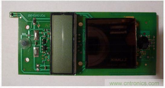 圖5：移開電池后的PCB另一面。