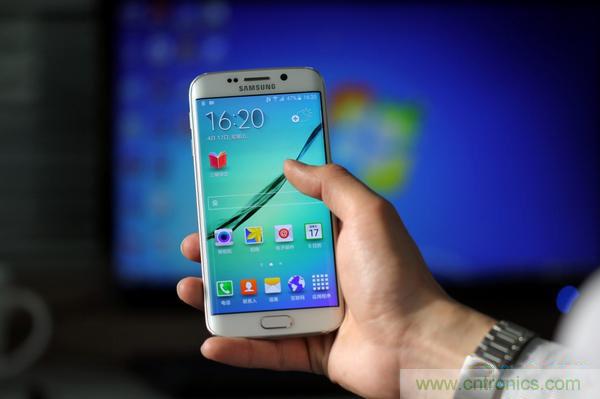 三星S6 Edge+拆解：比S6 Edge加在哪里？