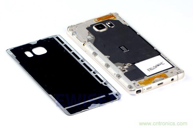 Galaxy Note5拆解，與S系列差距日漸模糊