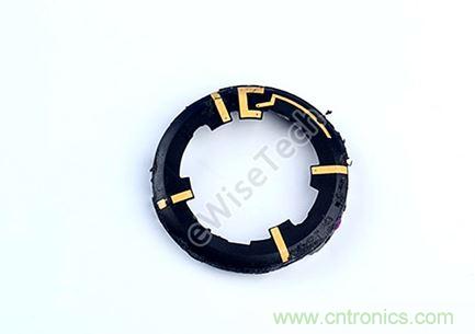 MOTO 360二代智能手表拆解：只有細節，沒有亮點