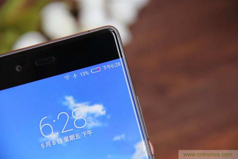 無邊框的 nubia Z9 ，一款既有驚喜，又有驚艷的智能手機