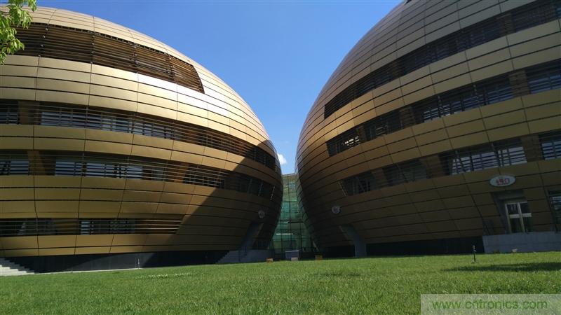 無邊框的 nubia Z9 ，一款既有驚喜，又有驚艷的智能手機