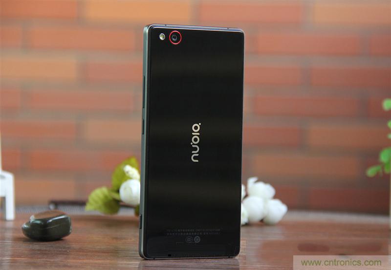 無邊框的 nubia Z9 ，一款既有驚喜，又有驚艷的智能手機