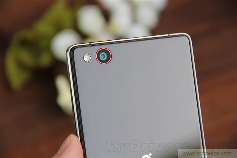 無邊框的 nubia Z9 ，一款既有驚喜，又有驚艷的智能手機