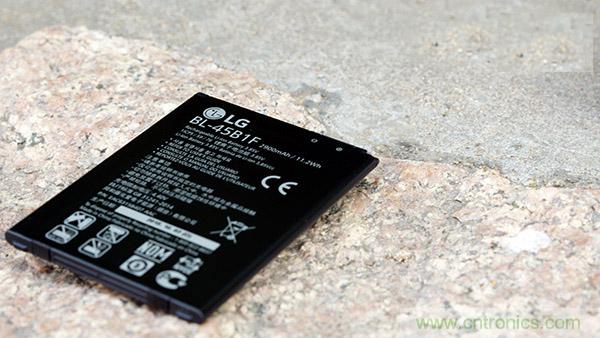 業界良心 LG V10 評測:剛毅、冷峻，不失人性化