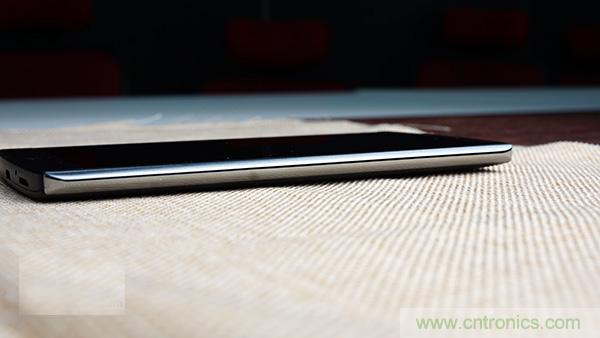 業界良心 LG V10 評測:剛毅、冷峻，不失人性化