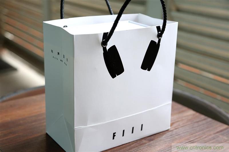 頭條哥的夢想之作！FIIL耳機能讓汪峰上頭條否？