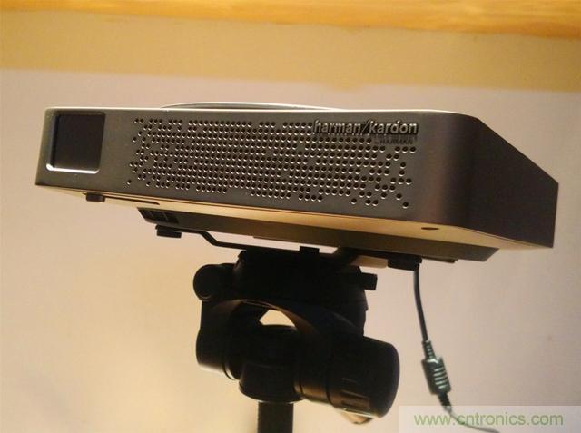 無屏電視時代已然來臨，客廳你做好準備了嗎？