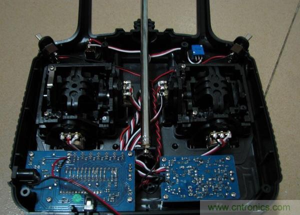 無人機 DIY 制作全過程，酷得不要不要的！