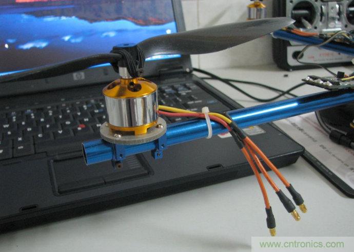 無人機 DIY 制作全過程，酷得不要不要的！