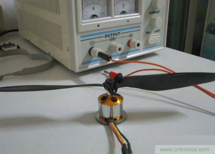 無人機 DIY 制作全過程，酷得不要不要的！