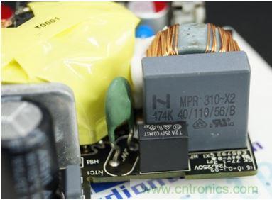 69元小米4口USB充電器詳細拆解，看完你也能DIY一個
