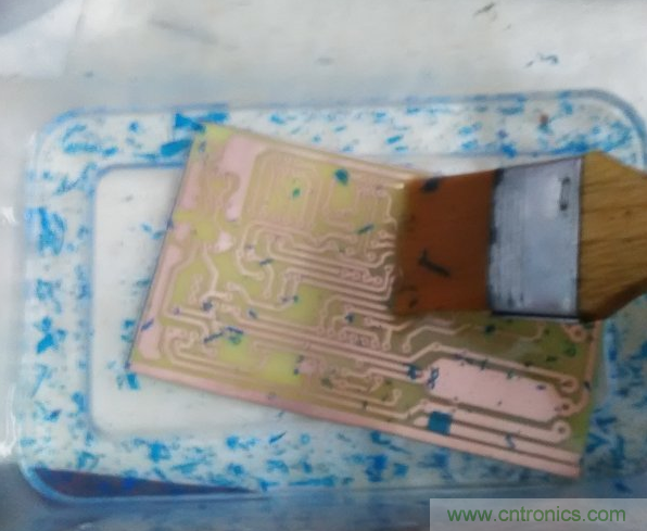 嘗試了四次PCB制作， 最后一發算是成功了