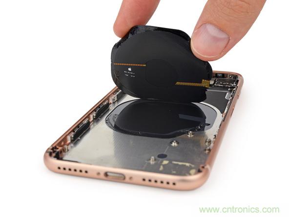 iPhone 8首拆：無線充電版本的iPhone 7？