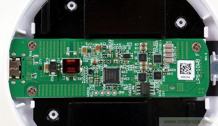 拆解對比：系出同門，小米、紫米無線充電器的差別有多大？