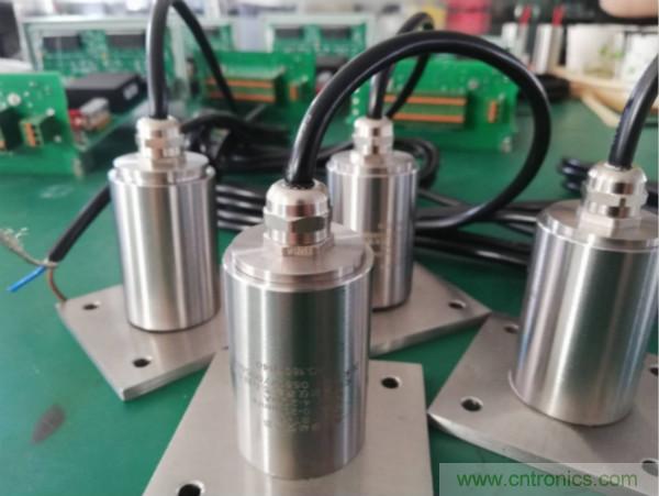 振動傳感器的機電變換原理？主要的分類有哪些？